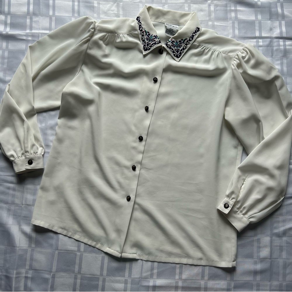Koret White Long Sleeve Button Button front Blouse Embroidered Detail on Collar